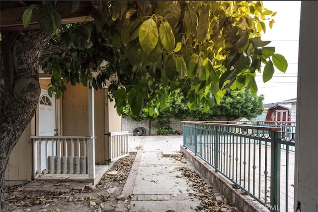 2711 E Washington St, Carson, CA 90810 - view of fenced backyard
