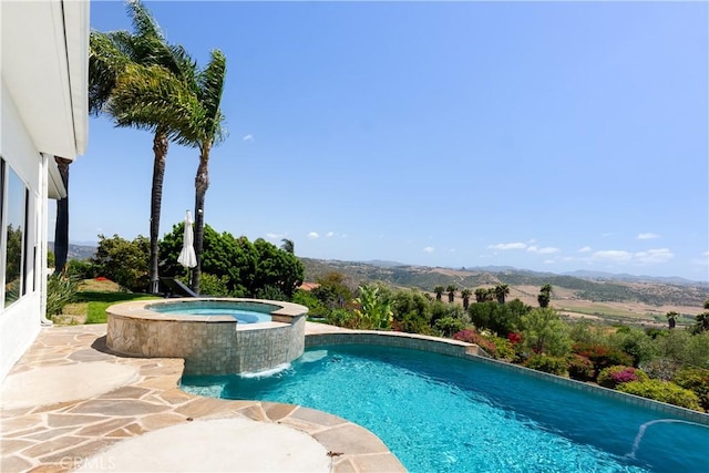 3610 Monserate Hill Ct, Fallbrook, CA 92028 - view of swimming pool featuring a pool with connected hot tub, a mountain view, and a patio