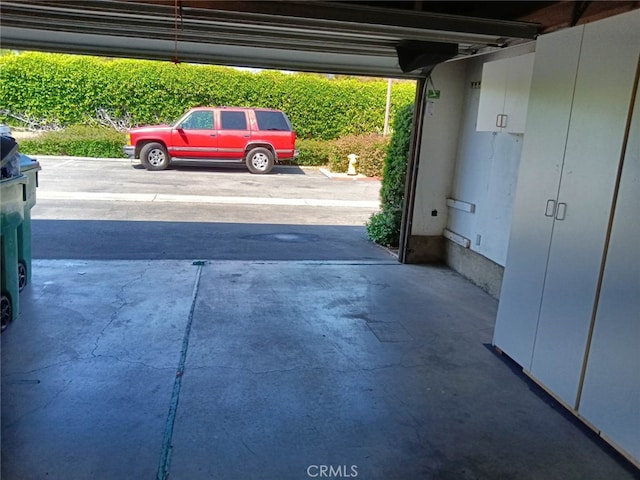 18 Goldenbush, Irvine, CA 92604 - view of garage