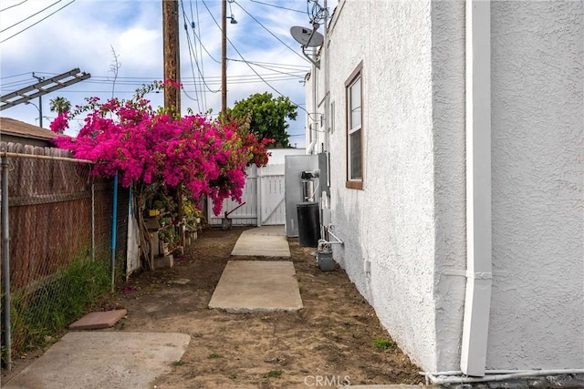 216 E El Segundo Blvd, Los Angeles, CA 90061 - view of fenced backyard