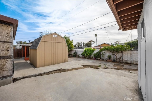 216 E El Segundo Blvd, Los Angeles, CA 90061 - fenced backyard featuring a patio area