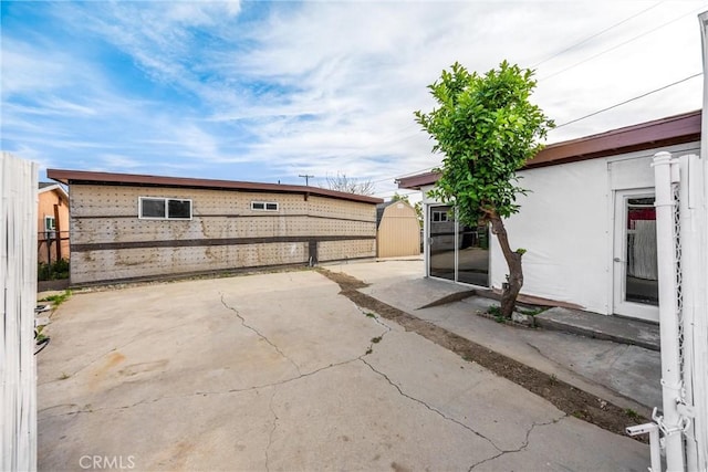 216 E El Segundo Blvd, Los Angeles, CA 90061 - view of patio / terrace