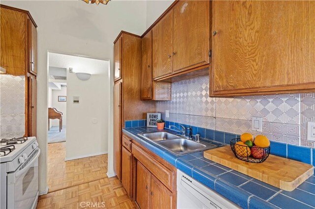 7439 Woodman Ave Unit 35, Van Nuys, CA 91405 - photo 8