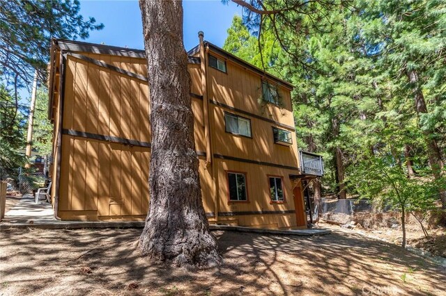 31045 Valley Oak Dr, Running Springs, CA 92382 - view of back of house