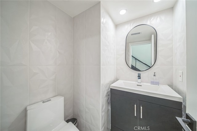 528 San Andres Dr, Solana Beach, CA 92075 - half bath featuring tile walls, toilet, and vanity
