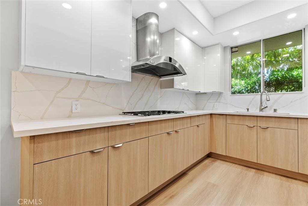 12633 Moorpark St Unit 111, Studio City, CA 91604 - photo 1