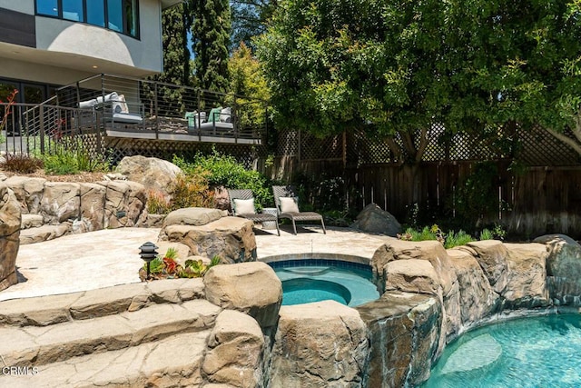 2320 Mountain Ave, La Crescenta, CA 91214 - view of pool featuring an in-ground hot tub and a patio area