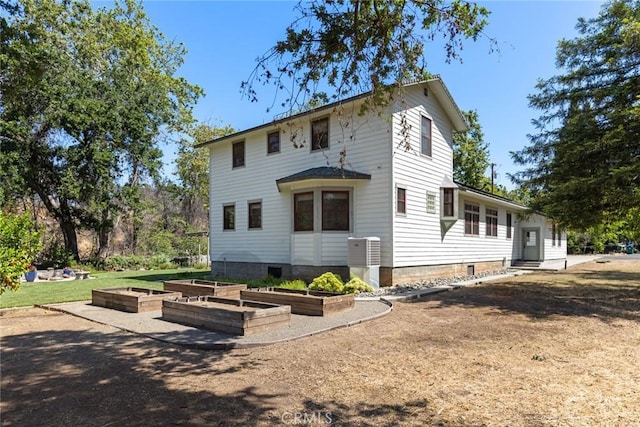 5 Sycamore Valley Rd, Chico, CA 95973 - view of front facade with a garden