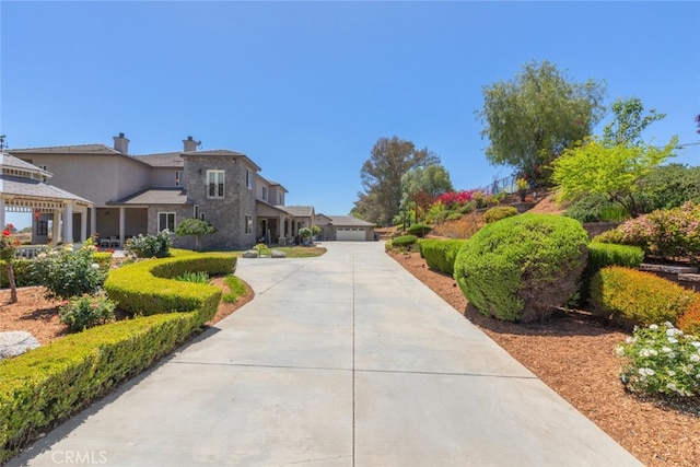 38855 Bella Vista Rd, Temecula, CA 92592 - surrounding community featuring driveway