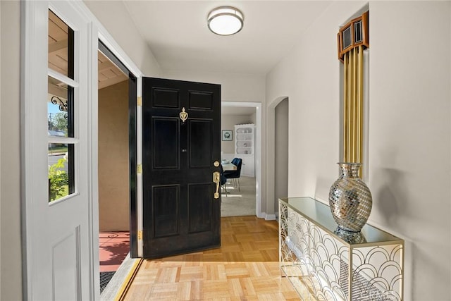 468 Gerona Ave, San Gabriel, CA 91775 - foyer with arched walkways and baseboards