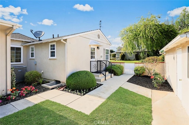 468 Gerona Ave, San Gabriel, CA 91775 - view of side of property featuring stucco siding and cooling unit