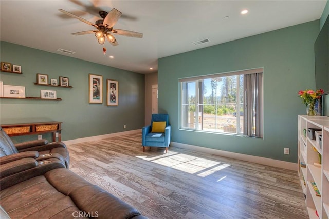 5981 Kibler Rd, Paradise, CA 95969 - living area featuring a ceiling fan, wood finished floors, recessed lighting, and baseboards
