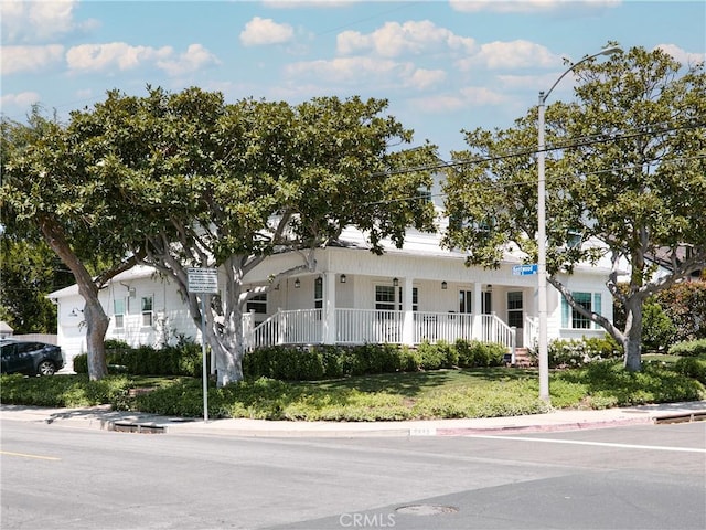 6443 W 81st St, Los Angeles, CA 90045 - view of front of home featuring covered porch and a front lawn