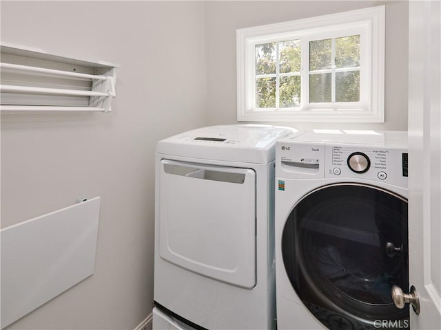 6443 W 81st St, Los Angeles, CA 90045 - washroom with washer and dryer
