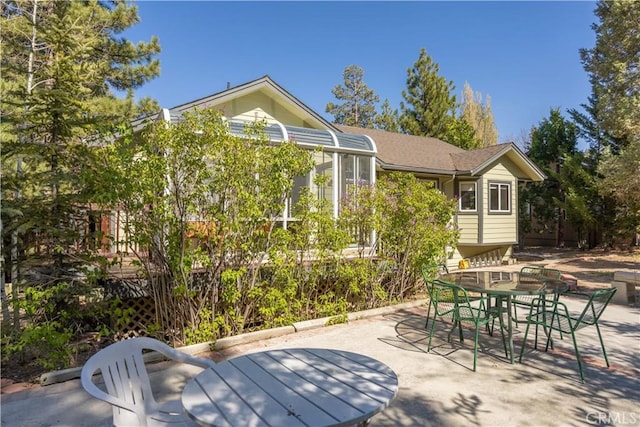 919 S Waldstrasse Way, Big Bear Lake, CA 92314 - view of patio with outdoor dining space