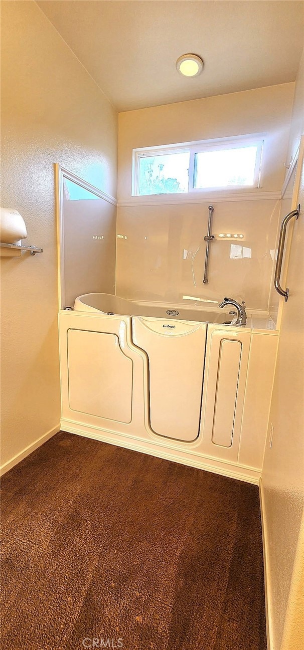 8281 Triplett Ln, Hemet, CA 92545 - bathroom with baseboards
