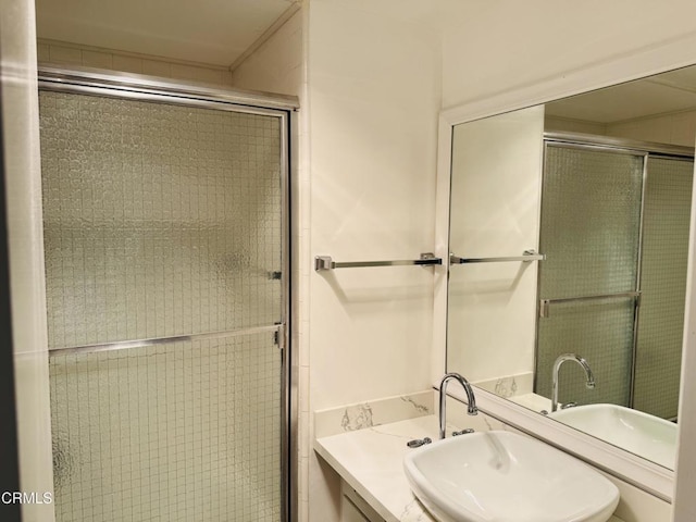 1810 Ramona Ave Unit 15, South Pasadena, CA 91030 - full bath featuring a tile shower and vanity
