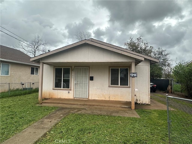 2789 Spencer Ave, Oroville, CA 95966 - bungalow featuring a porch