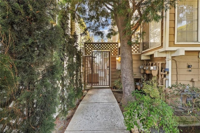 2474 S Centinela Ave Unit 4, Los Angeles, CA 90064 - entrance to property with a gate