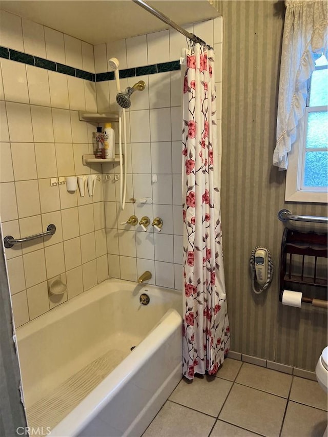 525 S L St, Needles, CA 92363 - full bath featuring tile patterned floors and shower / bath combination with curtain