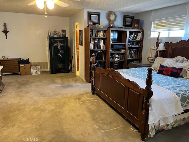 525 S L St, Needles, CA 92363 - bedroom with a textured ceiling, carpet floors, and ceiling fan