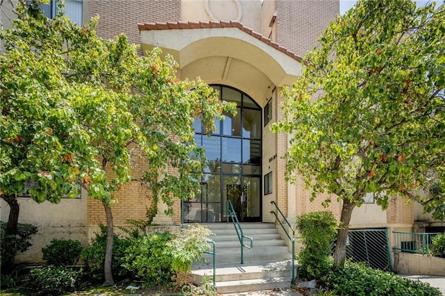 450 W Dryden St Unit 201, Glendale, CA 91202 - property entrance featuring brick siding