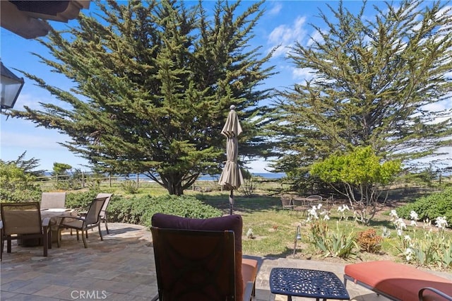 295 Via Piedras Blancas, San Simeon, CA 93452 - view of patio / terrace with outdoor dining space