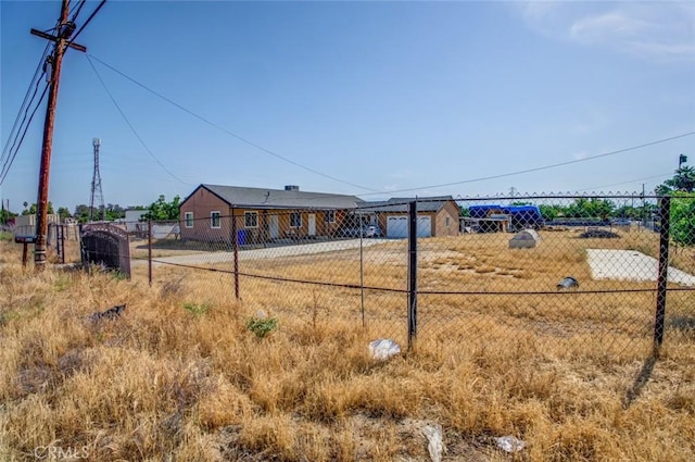 5915 Weedpatch, Bakersfield, CA 93307 - view of yard
