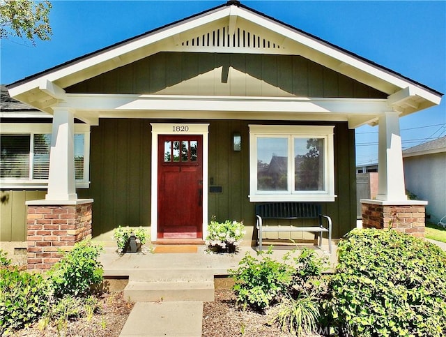 1820 Carfax Ave, Long Beach, CA 90815 - view of front of property with a porch