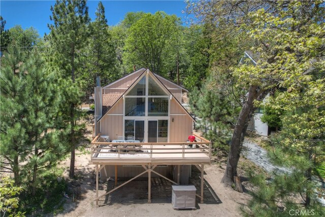 27559 N Bay, Lake Arrowhead, CA 92352 - rear view of house featuring a wooden deck