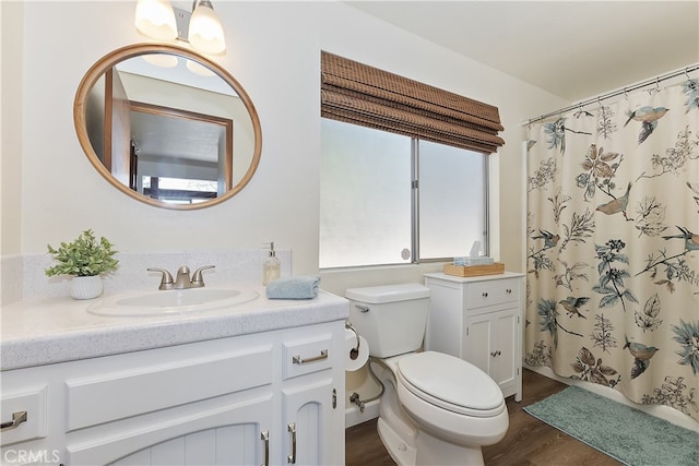 27559 N Bay, Lake Arrowhead, CA 92352 - full bath featuring wood finished floors, toilet, vanity, and curtained shower