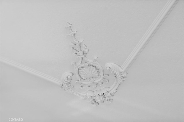 3 Blue Spruce Dr, Ladera Ranch, CA 92694 - detailed view of crown molding