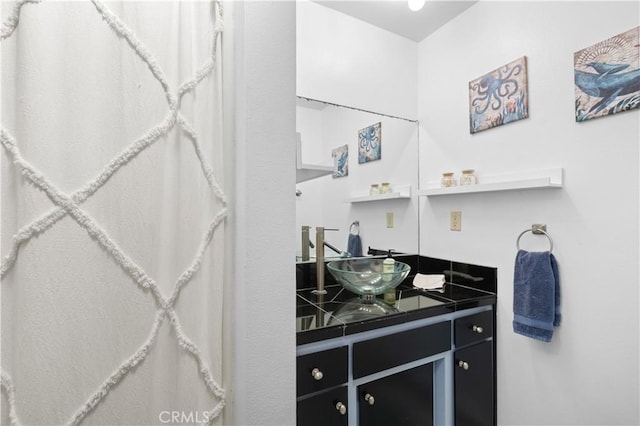 1983 Cirlce Dr, Cayucos, CA 93430 - bathroom with vanity
