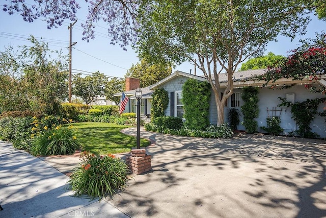 577 S Albertson Ave, Covina, CA 91723 - view of front of home featuring a front yard and stucco siding