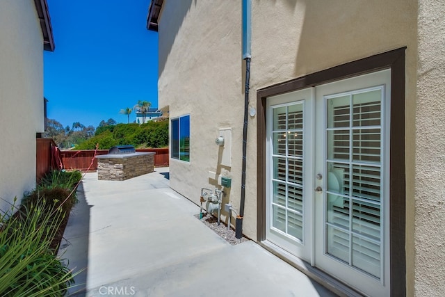 7411 Brava St, Carlsbad, CA 92009 - view of patio / terrace featuring an outdoor kitchen