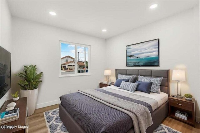 430 La Canada Ave, Oxnard, CA 93033 - bedroom with wood finished floors and recessed lighting