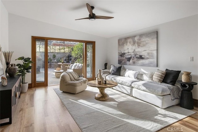 929 Lake St, Venice, CA 90291 - living area with vaulted ceiling, ceiling fan, and light wood finished floors