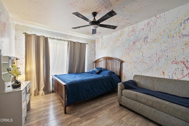 1531 Lakehurst St, Oxnard, CA 93030 - bedroom with wallpapered walls, light wood finished floors, and ceiling fan