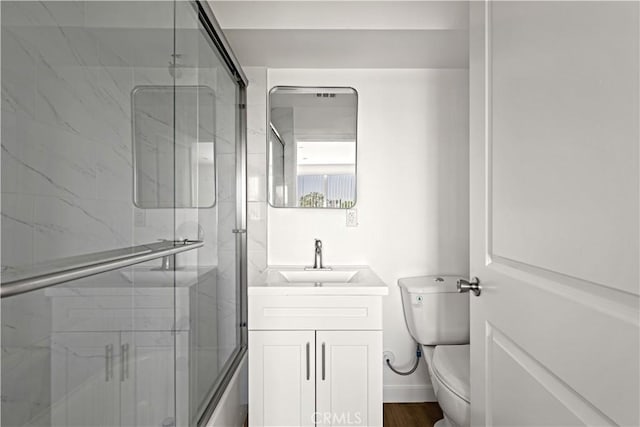 5218 Auckland Ave, Toluca Lake, CA 91601 - full bath featuring vanity and toilet