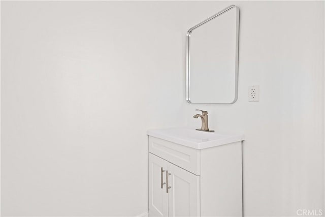 5218 Auckland Ave, Toluca Lake, CA 91601 - bathroom featuring vanity