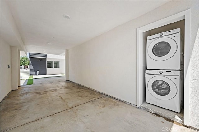 5218 Auckland Ave, Toluca Lake, CA 91601 - laundry area with stacked washer / drying machine