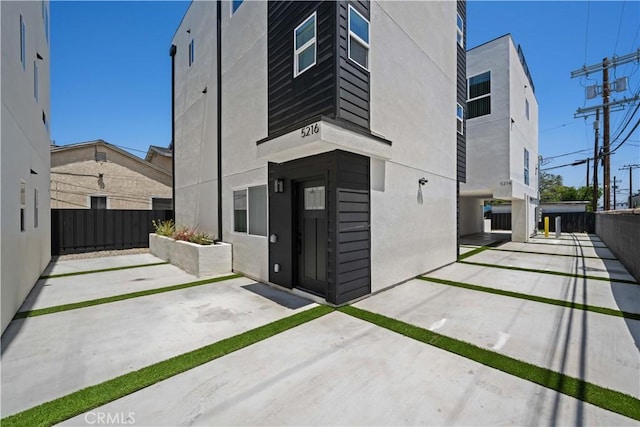 5218 Auckland Ave, Toluca Lake, CA 91601 - view of building exterior