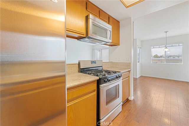 726 5th St, Hermosa Beach, CA 90254