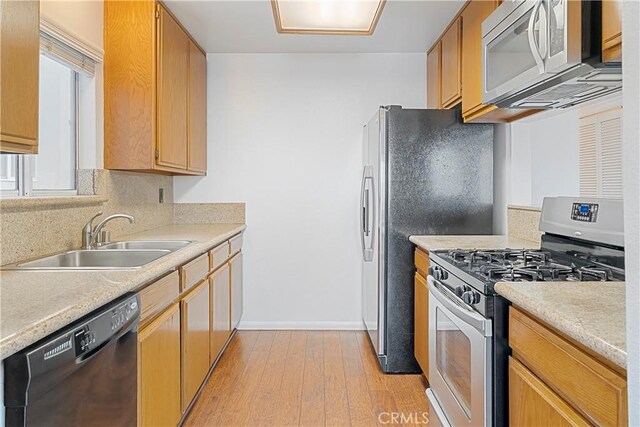 726 5th St, Hermosa Beach, CA 90254