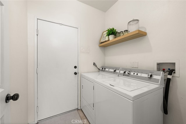 2226 Flash Ct, Perris, CA 92571 - laundry room featuring washer and dryer