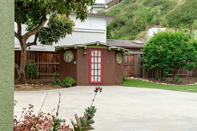 398 Aliso St, Ventura, CA 93001 - view of outdoor structure with a fenced backyard
