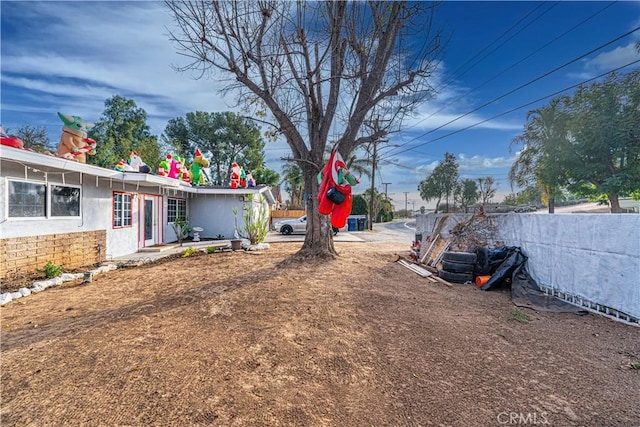 5011 Hedrick Ave, Riverside, CA 92505 - view of yard