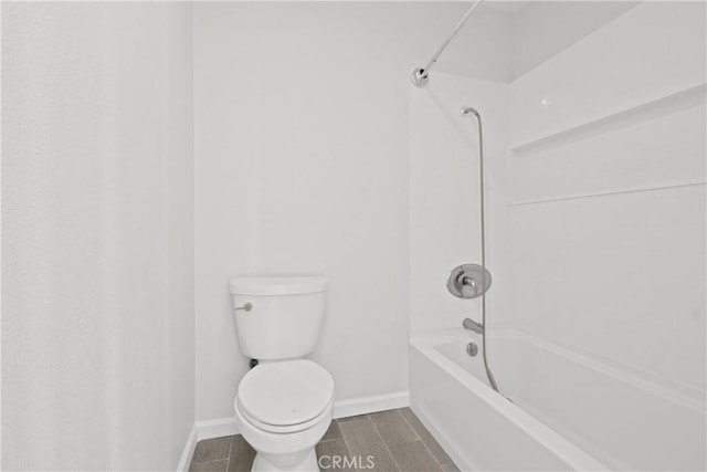 1345 Cabrillo Park Dr Unit J08, Santa Ana, CA 92701 - full bath with baseboards, toilet, and bathing tub / shower combination