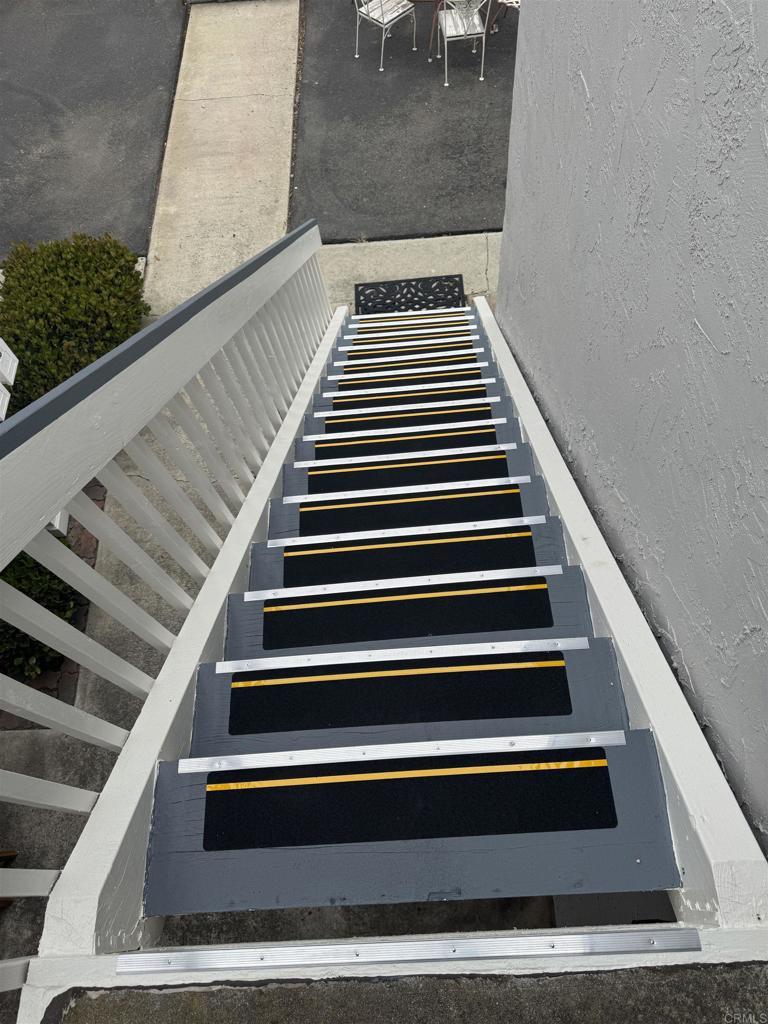 2068 Montgomery Ave, Cardiff By The Sea, CA 92007 - view of stairs