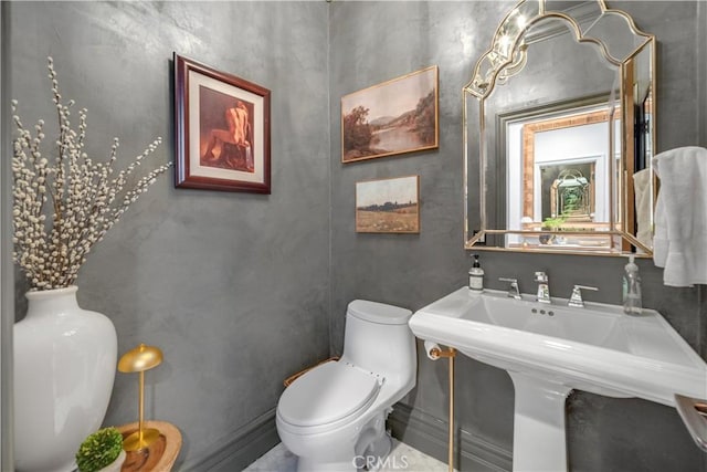 5558 Hoback Glen Rd, Hidden Hills, CA 91302 - half bath featuring toilet